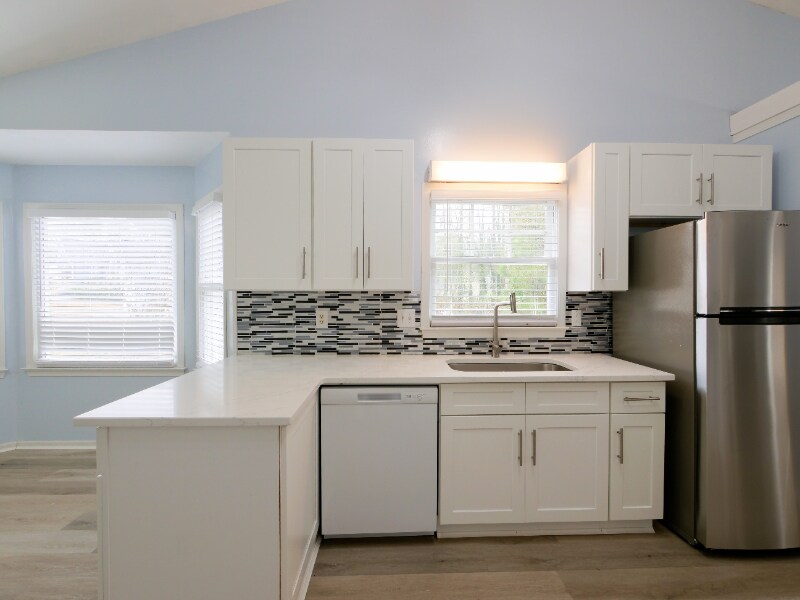 Building Photo - 2218 Willow Crest Cir