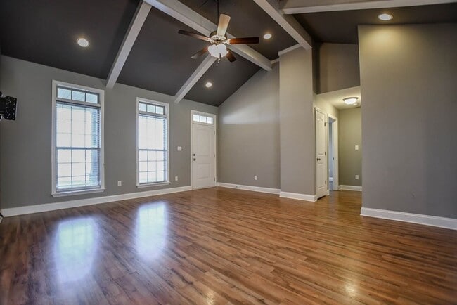 Building Photo - Luxurious 3BD/2BA Home with Premium Features in Coveted Cottonwood Neighborhood!