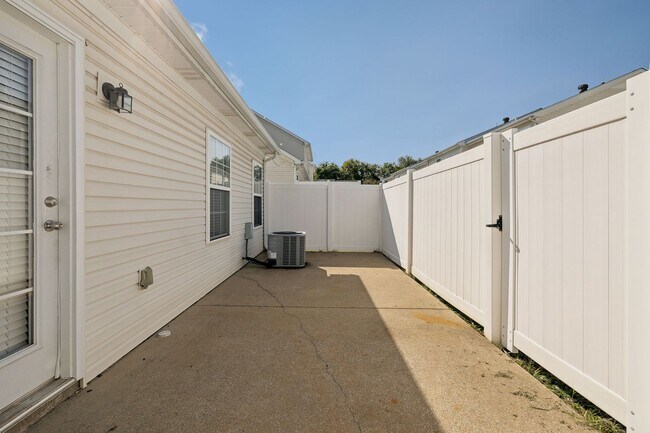 Building Photo - 118 Lancaster Gate Pl