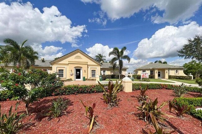Building Photo - 806 SW Rocky Bayou Terrace