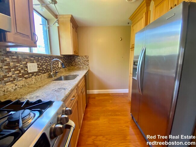 Building Photo - 20 Stearns Rd