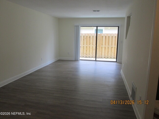 Building Photo - 1200 Bretta St