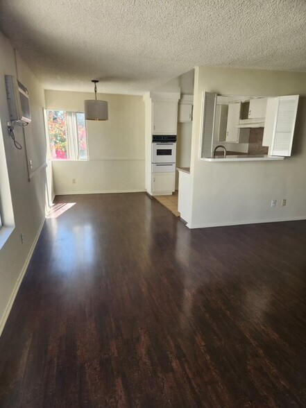 Building Photo - 1326 N Central Ave