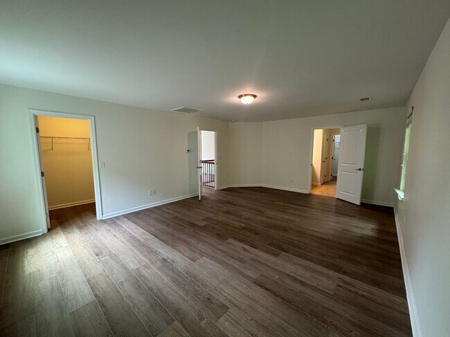 Building Photo - 219 Luna Trail