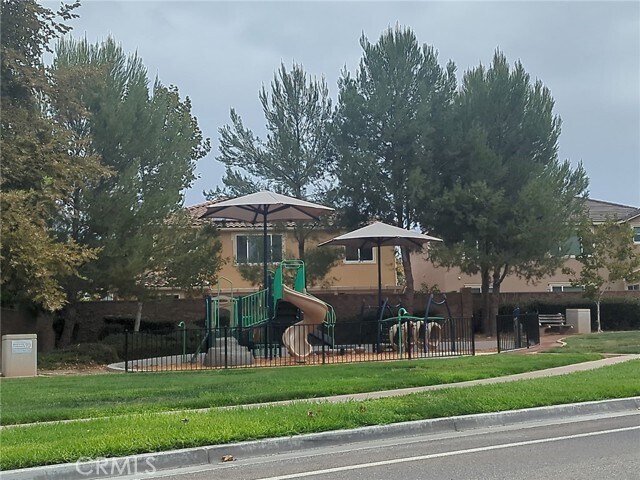 Building Photo - 10961 Knoxville Way