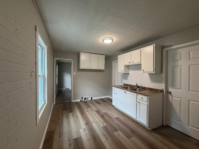 Building Photo - 230 72nd St