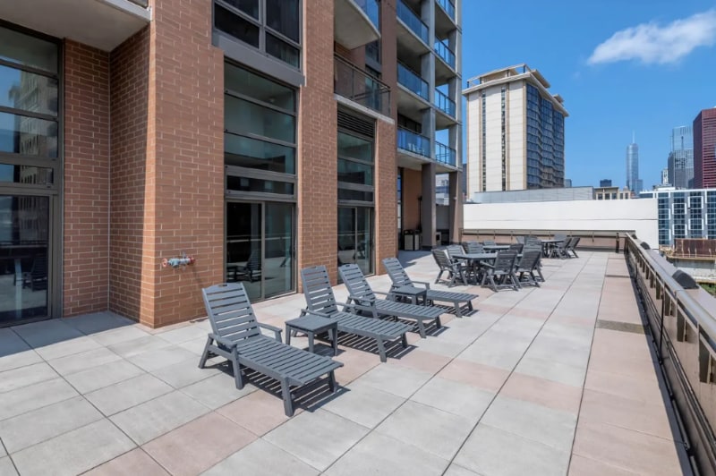 Building Photo - 6 E 9th St