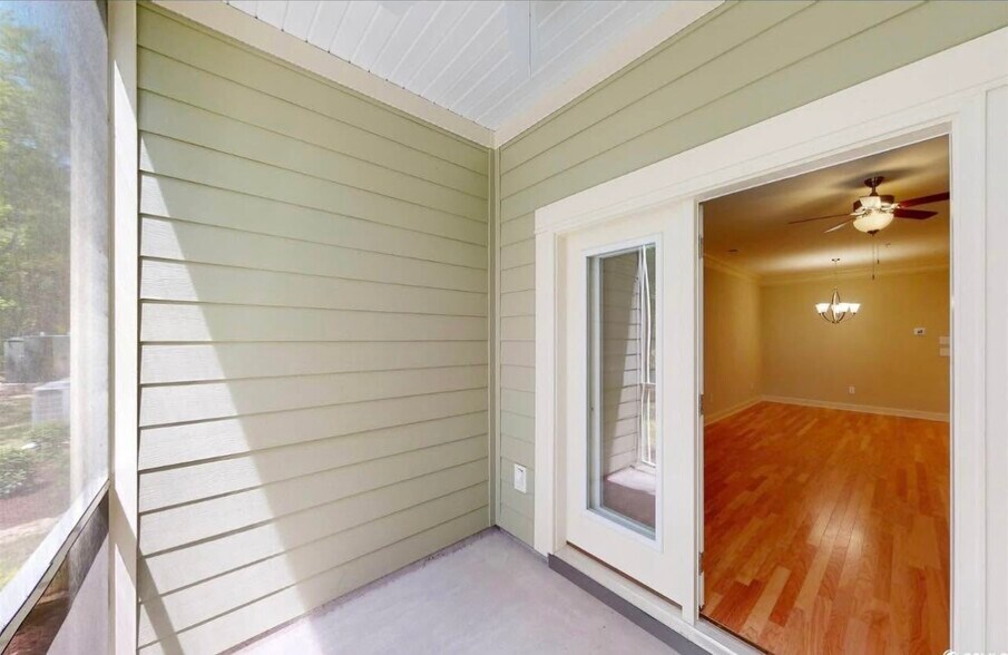 Building Photo - 35 Delray Dr