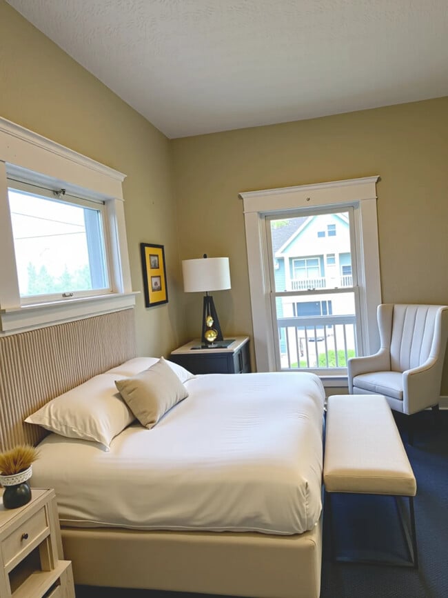 Building Photo - 1338 Lakeview Rd