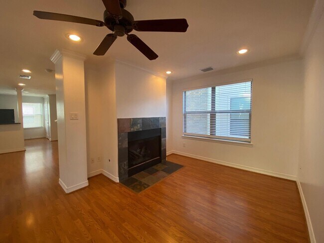 Building Photo - 3710 Sherwood Ln