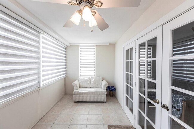 Building Photo - 1125 W Peppertree Dr