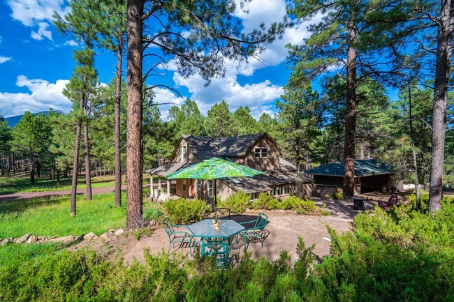 Building Photo - 4955 Hidden Hollow Rd