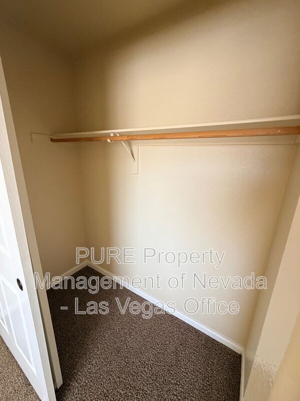 Building Photo - 266 Bluefield Ln