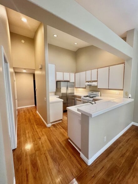 Building Photo - 31 Highpark Pl