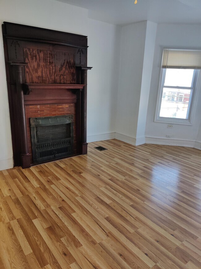 Building Photo - 5524 Locust St