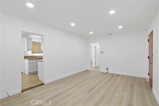 Building Photo - 2212 S Isabella Ave