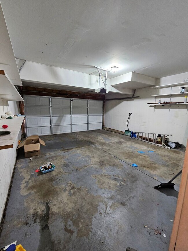 Building Photo - Fabulous 4 Bed Home Near Buckley Space Force Base