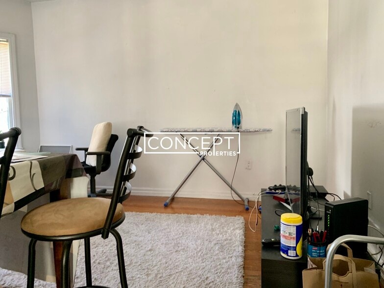 Building Photo - 26 Haskell St