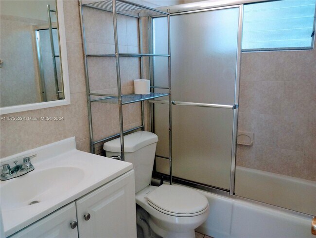 Building Photo - 2309 Park Ln