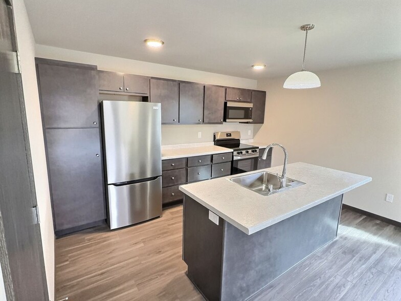 Building Photo - 1510 Wedgewood Dr