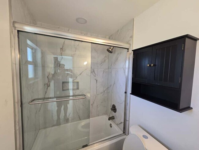 Building Photo - Beautiful Fort Pierce Home – Great Locatio...