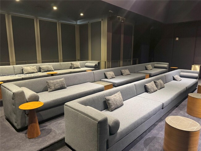 Building Photo - 1300 Brickell Bay Dr