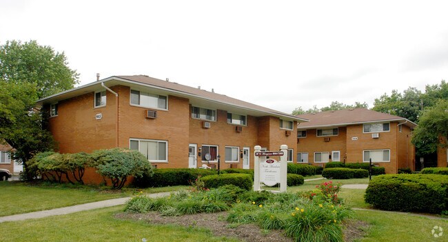 Primary Photo - North Meadows Townhomes