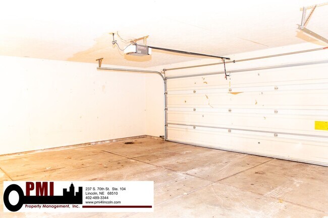 Building Photo - 2929 N 49th St