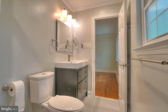 Building Photo - 2405 Earlsgate Ct