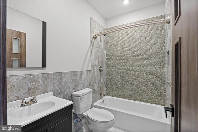 Building Photo - 403 N Simpson St