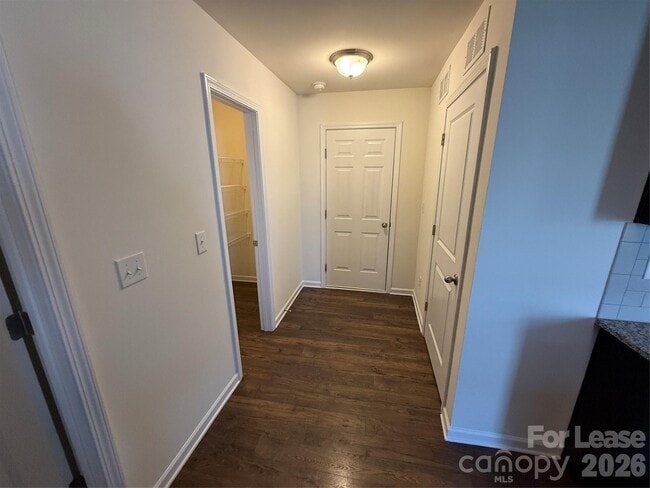 Building Photo - 9010 Harwood Knoll Dr