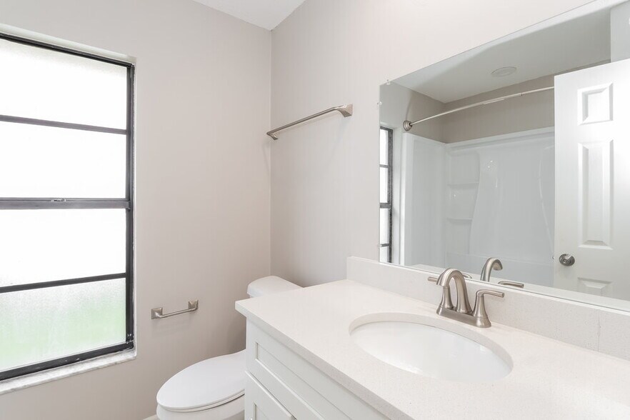 Building Photo - 9735 Fox Chapel Rd