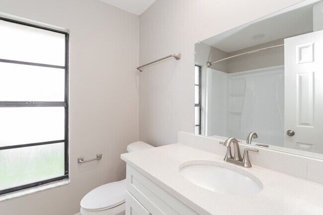 Building Photo - 9735 Fox Chapel Rd