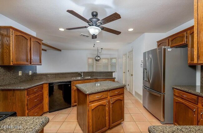 Building Photo - 6564 Brisa Del Mar Dr
