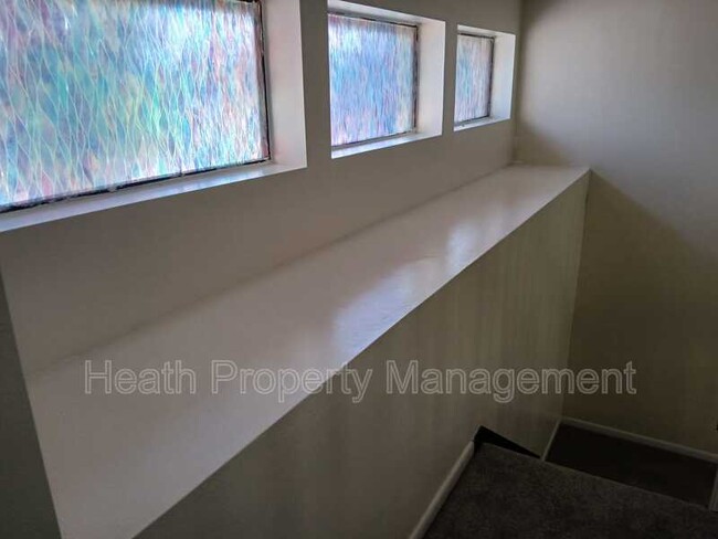 Building Photo - 4624 Landscape Dr