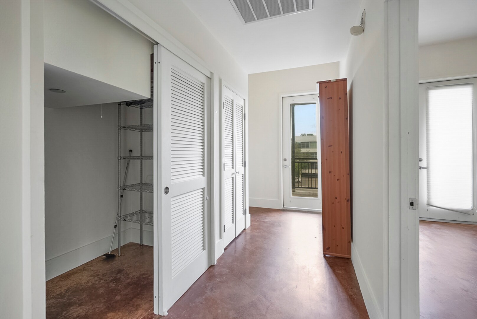 hall to bedrooms - 911 Keith Ln