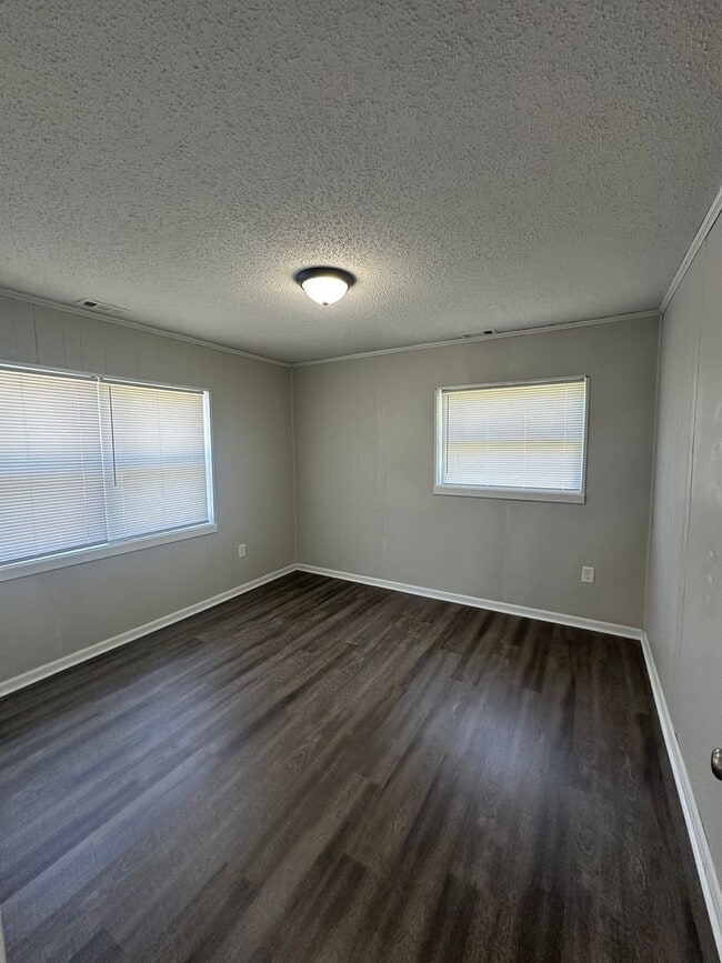 Building Photo - 820 Haywood Pl