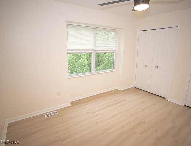 Building Photo - 2198 Noble Rd