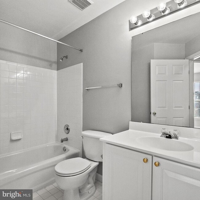 Building Photo - 5006 Grimm Dr