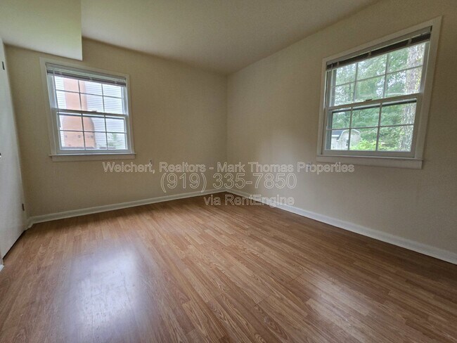 Building Photo - 119 Monterey Ln