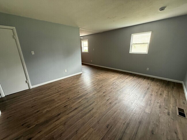 Building Photo - 1609 Armand Dr
