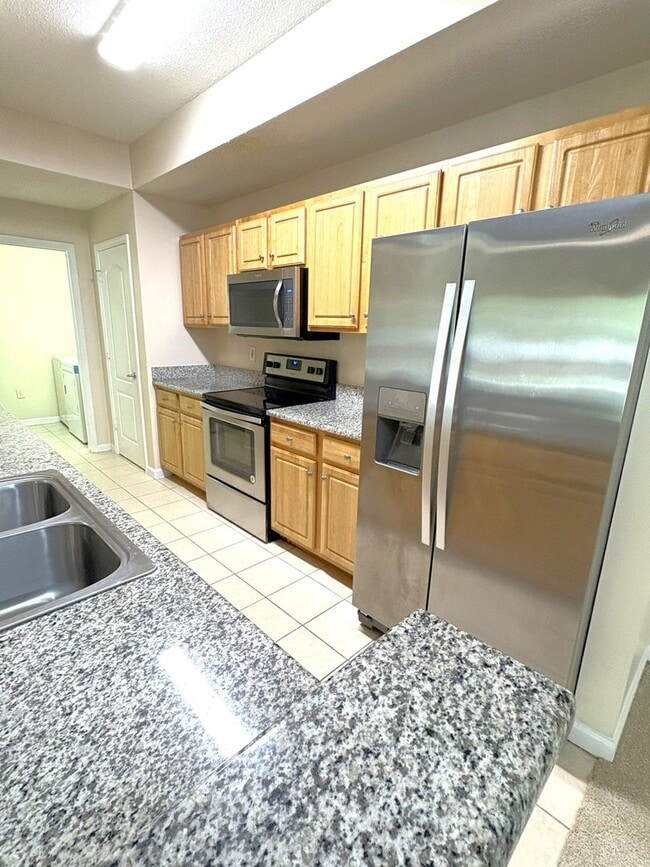 Building Photo - Check out this beautiful 3 Bedroom, 2 Bath with Volume ceilings!