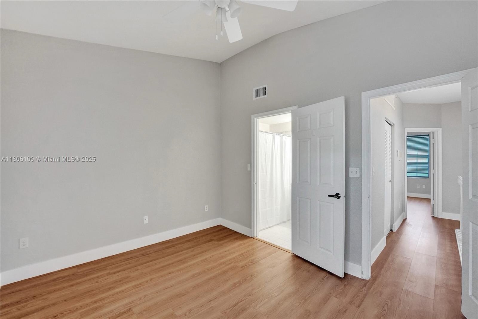 Building Photo - 781 SW 148th Ave