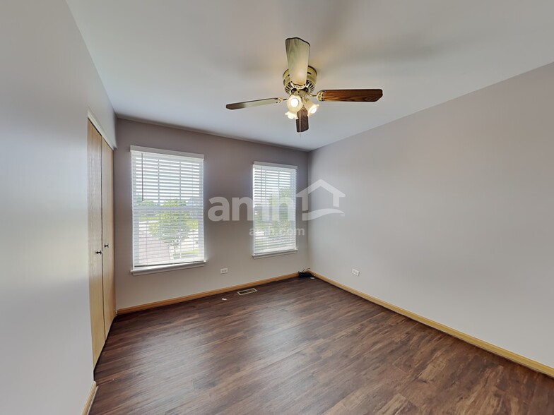 Building Photo - 347 Deering Ln