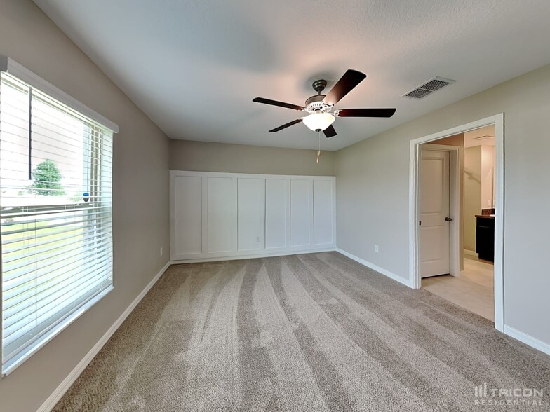 Building Photo - 5206 White Chicory Dr