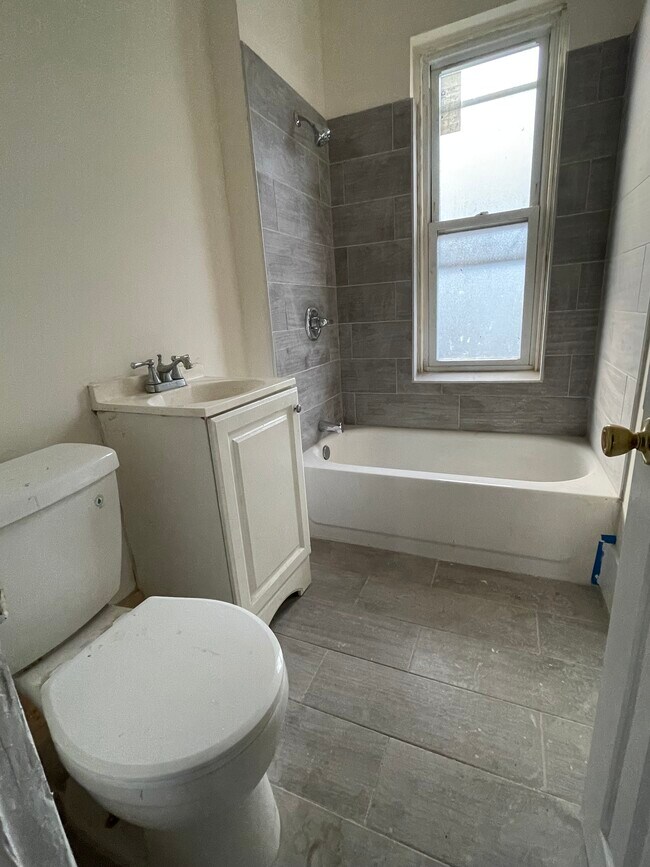 Building Photo - 4530 N Hicks St