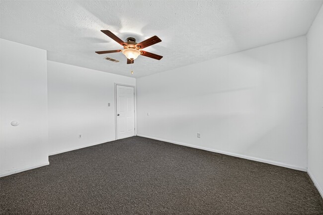 Building Photo - 8511 Collingdale Rd