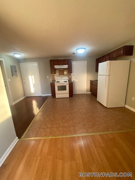 Building Photo - 148 Willard St