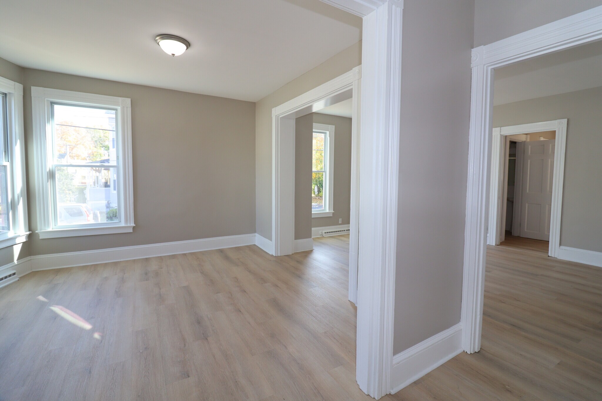 Building Photo - 154 Hawthorne Ave