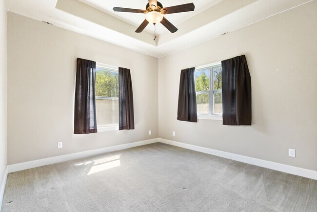Building Photo - 8210 Roy Ln
